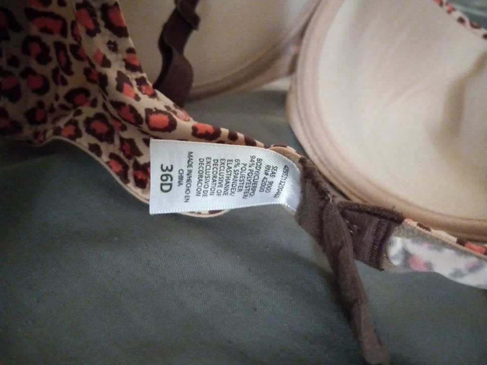 Sujetador push-up con estampado animal para mujer - marrón/rosa, convertible sin tirantes - usado Foto 3 de 3