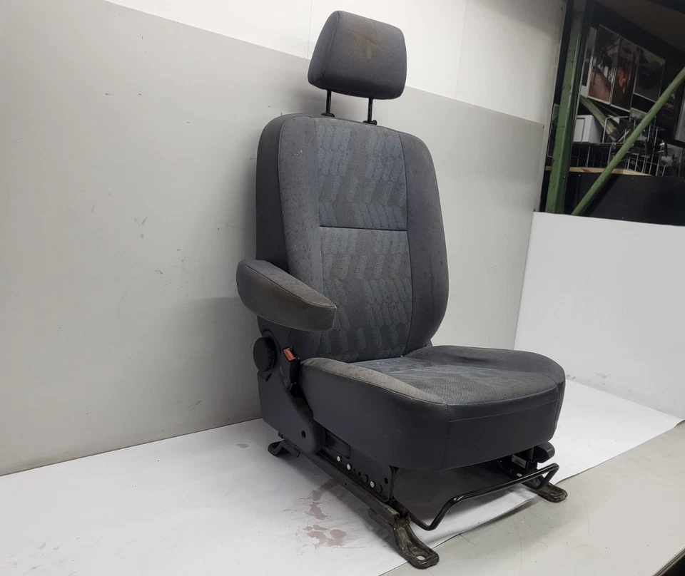 Ford Transit Connect - Fahrersitz Sitz Vorne Links (99) - Bild 2 von 4