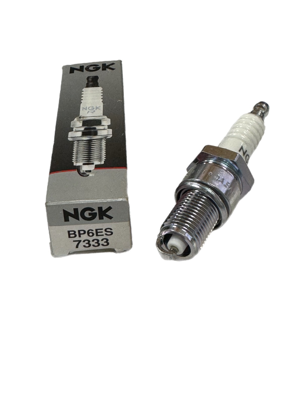 NGK  Iridium IX Spark Plug BPR6EIX-11 3903