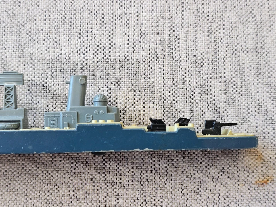 Matchbox Sea Kings Vintage 1976 K-301 Frigate K-305 Subchaser Ship F101 Lesney - Image 3 of 4