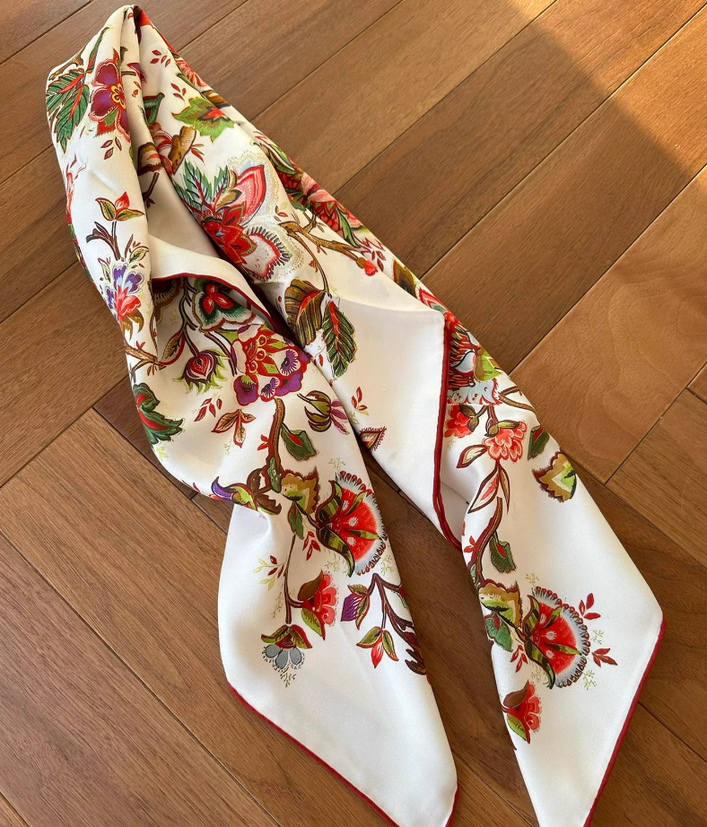 Pure 18 Momme Twill Silk Bandanna Scarf Wrap Blue floral Print Square Shawl 35''