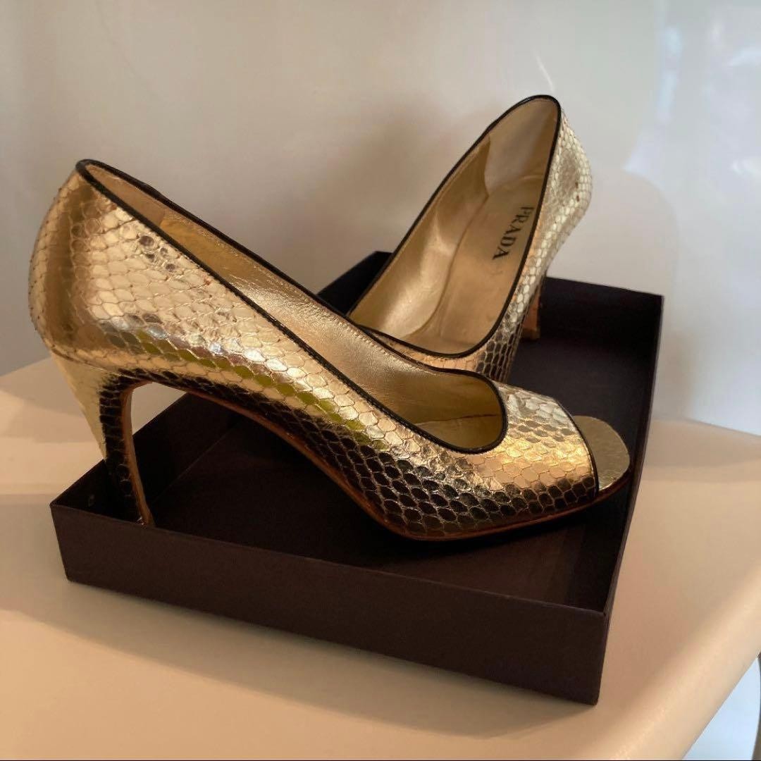 PRADA Gold Leather Mules Pumps Women's Size EU35.5 US5.5 Elegant