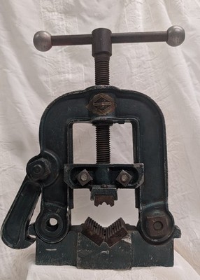 Vintage Littlestown Pa. H & F Co. #43 Littco Hinged Pipe Bench Vise And Clamp 