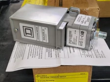 NEW SQUARE D 9012 GNG-4 INDUSTRIAL PRESSURE SWITCH 1.5-75 PSIG 9012-GNG-4