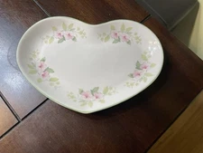 Fine Bone China Heart Shaped Dish
