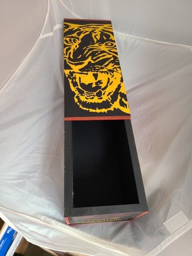 Jose Cuervo Tequila Reserva De La Familia 2009 Box Tiger Marco Arce *Has Wear s2 - Picture 9 of 10