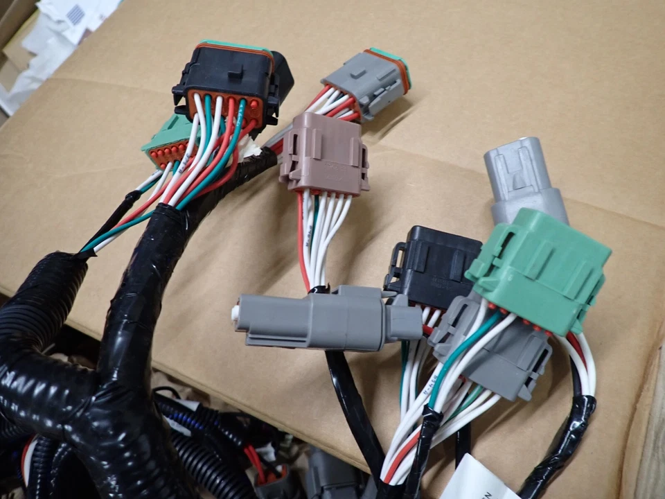 4630268 HYSTER CHASIS ARNÉS DE CABLEADO DERECHO NUEVO Foto 2 de 4