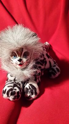 UNIQUE *Lost & Found* Porcelain Head Cat Face Leopard Beanie Body MINT Condition