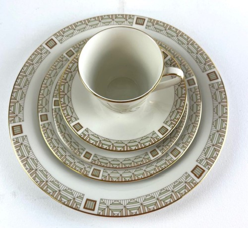 Vintage Royal Doulton China, Lot, White Nile 5 Pc Place Setting 1978, 26 pieces - 第 1/5 張圖片