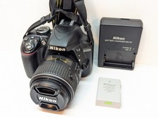 Nikon D3300 Camera  18-55mm DX VR Lens Kit - Clean - LOW 4,298 Shutter Count