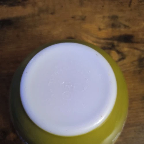 1972 -1979 Pyrex 401 1 1/2 PT Spring Blossom Nesting Bowl