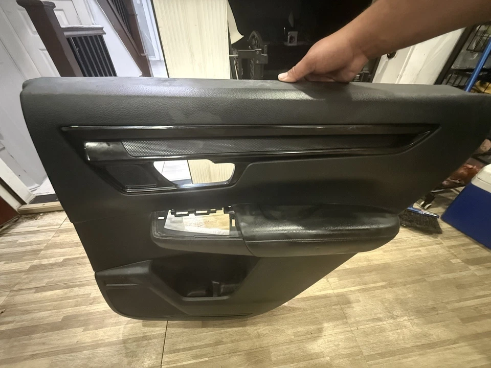 HONDA CR-V REAR LEFT & RIGHT SIDE INTERIOR DOOR PANEL TRIMS COVER OEM 2023-25 - Image 3 of 4