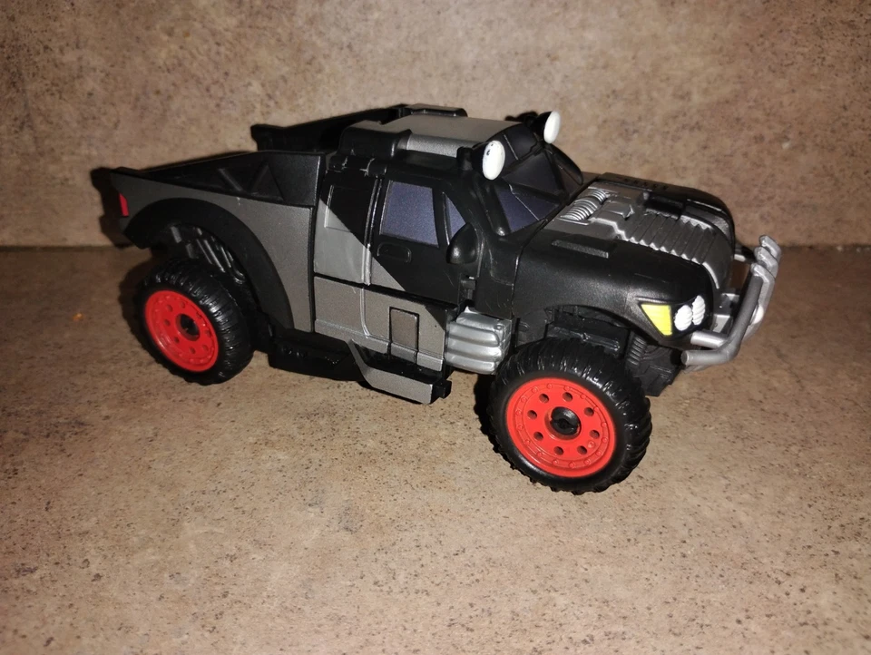 transformers marvel crossovers - wolverine XForce - Black - missing tires back - Image 2 of 4