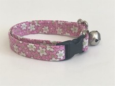 TINY PINK AND WHITE FLOWERS ADJUSTABLE BREAKAWAY CAT COLLAR