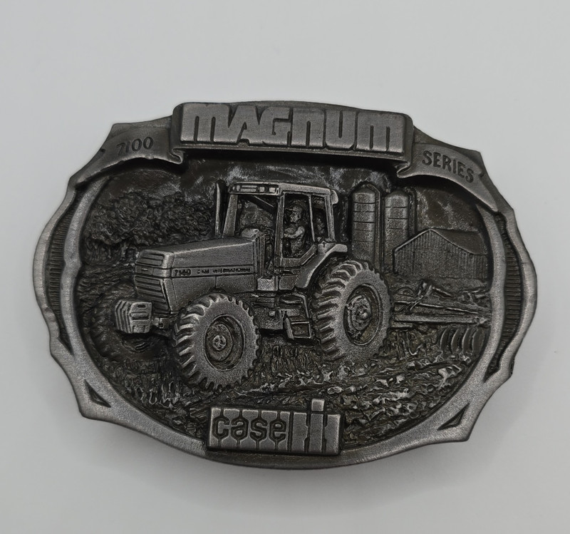 Case IH Magnum Series 7100 1987 Tractor Belt Buckle Silver/Black