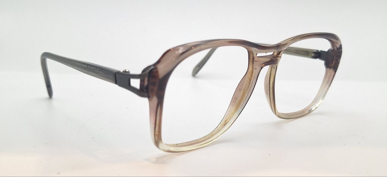 Vintage Victory Deville Gray Translucent Pilot Su… - image 1