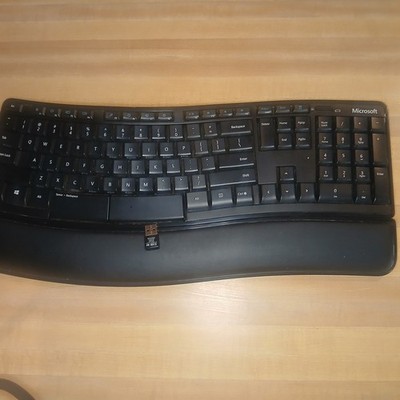Microsoft ''Sculpt'' Comfort Keyboard With Dongle No Mouse Works Fine