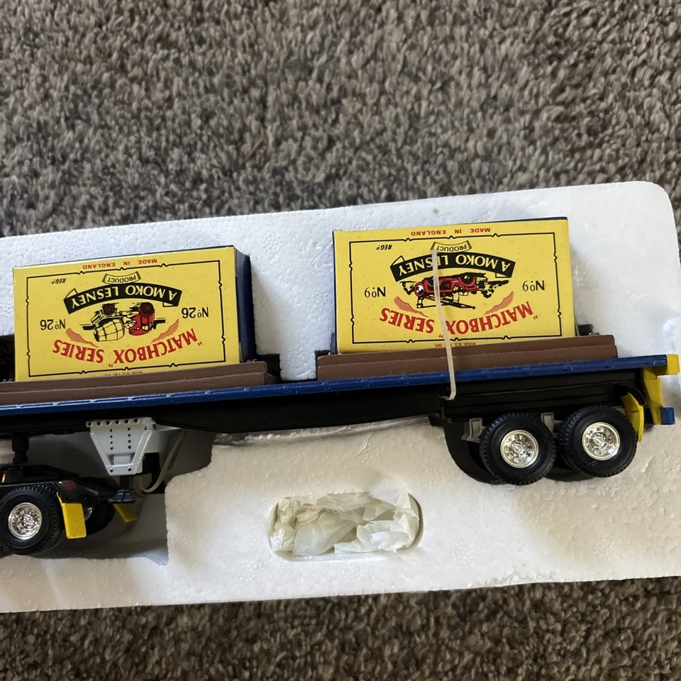 Matchbox Collectors Exclusive Peterbilt 359 & Flatbed w/ Lesney No. 26 & No. 9 - Image 3 of 4