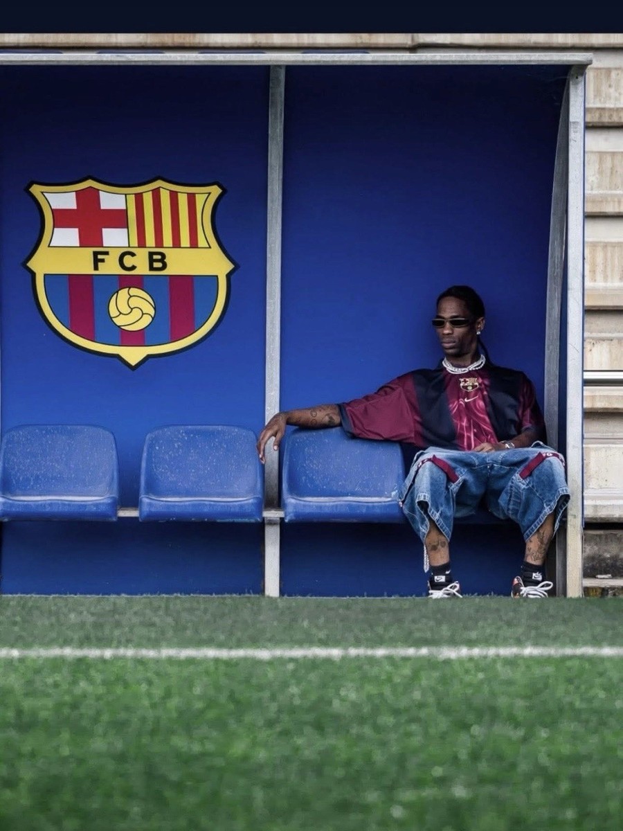 NEW XXL - TRAVIS SCOTT CJ X NIKE X FC BARCELONA RETRO 2000/01