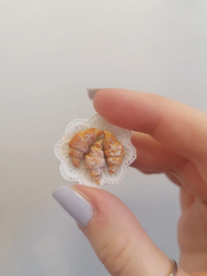 Miniatura dollhouse CROISSANT 3 pz in scala 1:12  fatto a mano in fimo - Immagine 4 di 4