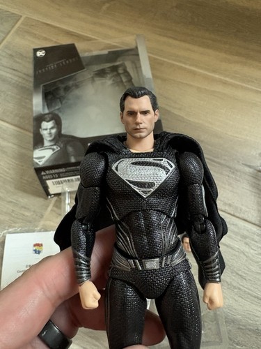 MAFEX No.174 Superman Figur Zack Snyder JL mit Custom Henry Cavill Kopf