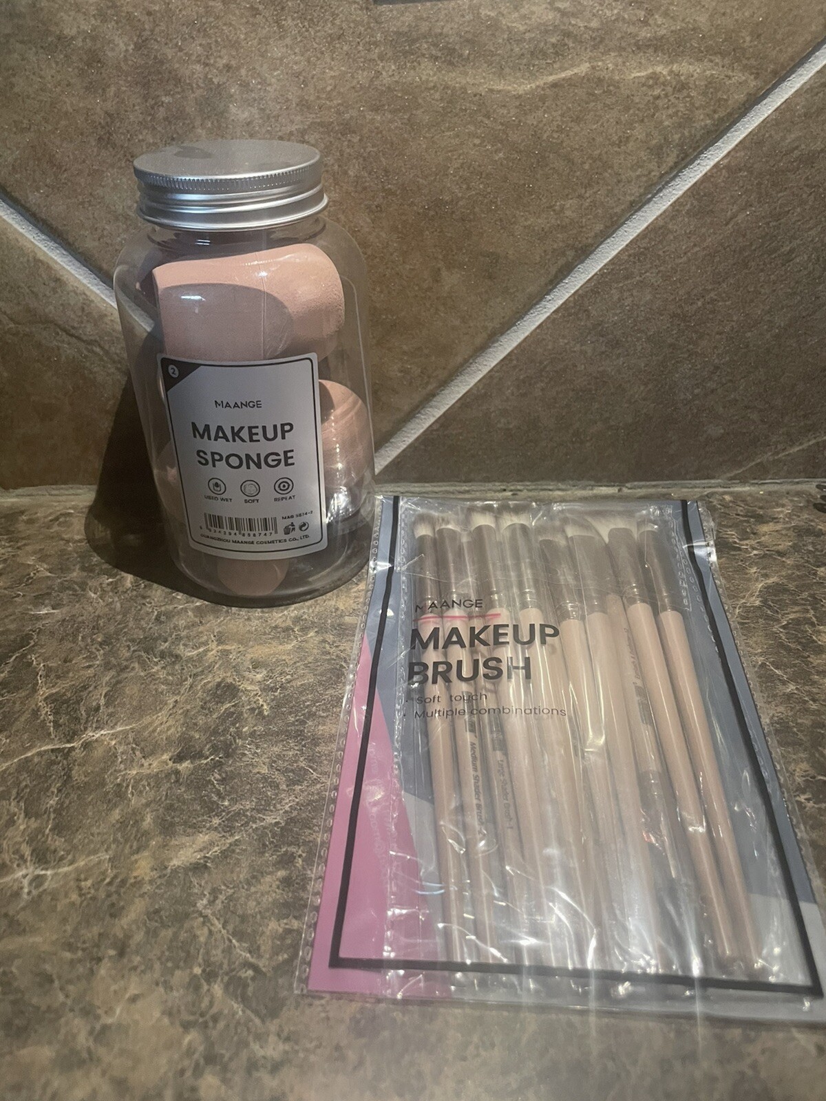 MAANGE makeup brush and makeup sponge  set