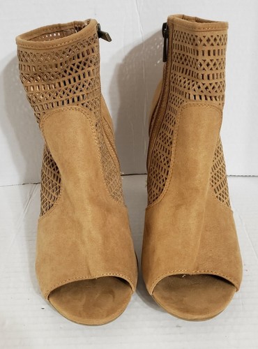 Bamboo Womens Booties Size 9 Brown 