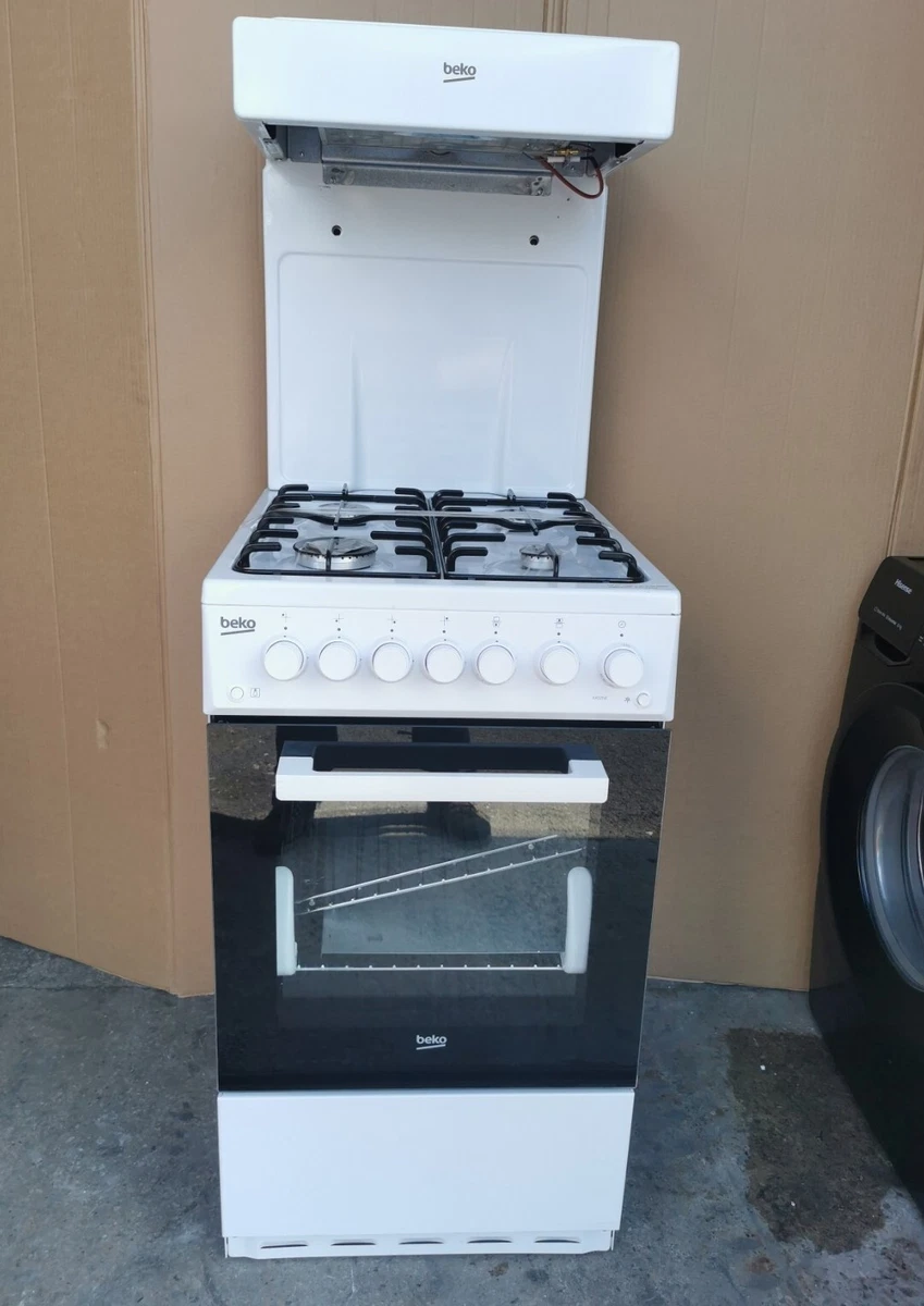 Free standing gas cooker top with eye level grill
