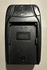 Pearstone Compact Charger Works With Canon LP-E6