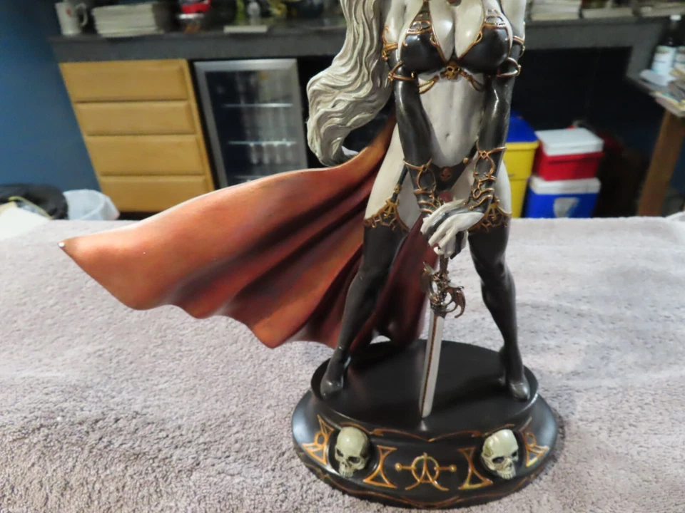 Huge CS MOORE Studio LADY DEATH Limited Edition 1:6 Scale Statue #179/200 - MIB - Image 4 of 4