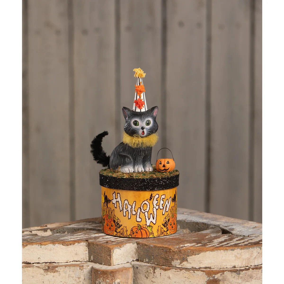 Bethany Lowe Cecil Cat on Box - Thumbnail 2