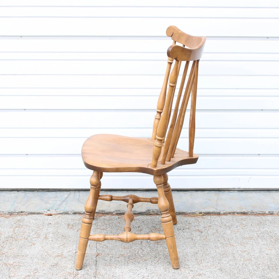 Lote de 2 sillas de comedor Windsor coloniales vintage S Bent & Bros de arce macizo Foto 2 de 4