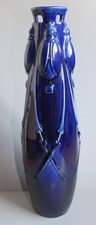 JOLI VASE ANCIEN STYLE ART NOUVEAU EN CERAMIQUE BLEUE A DECOR D INSECTES