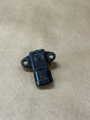 #ad OEM YAMAHA PRESSURE SENSOR PN# 63P 82380 00 00 B 8 4 $29.99