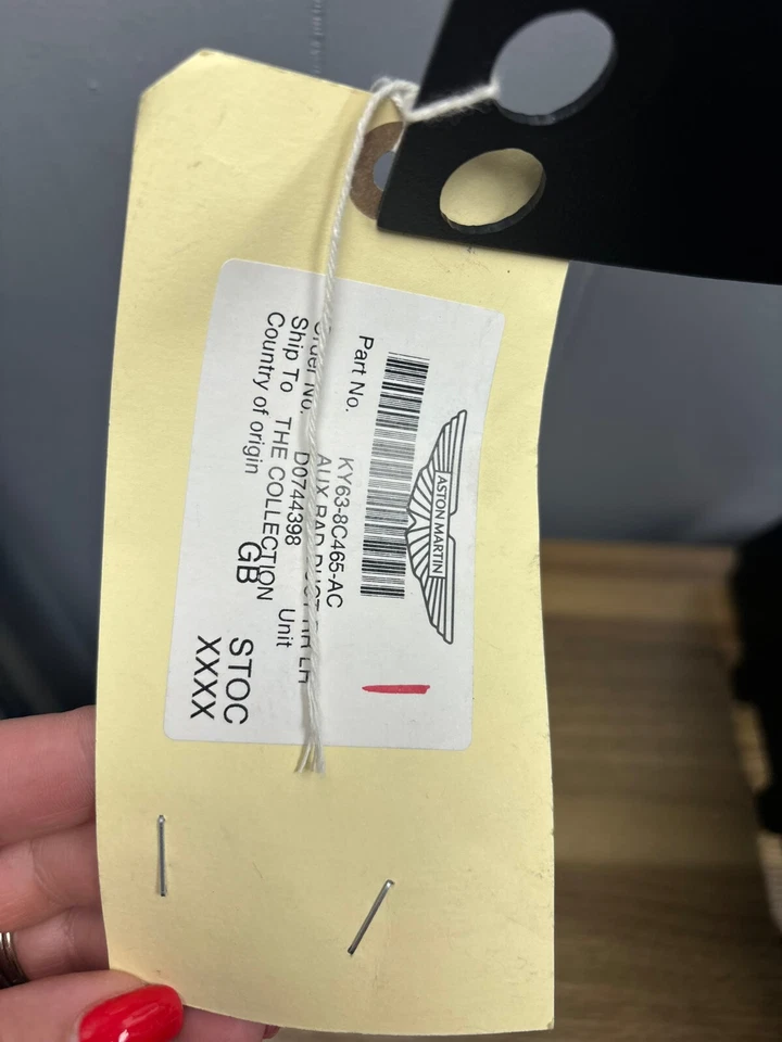 Aston Martin Vantage PARTE# KY63-8C465-AC NUEVO EN CAJA Foto 2 de 4