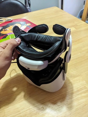 Meta Oculus Quest 2 128GB Standalone Headset with bobo VR battery pack headstrap - Picture 6 of 6