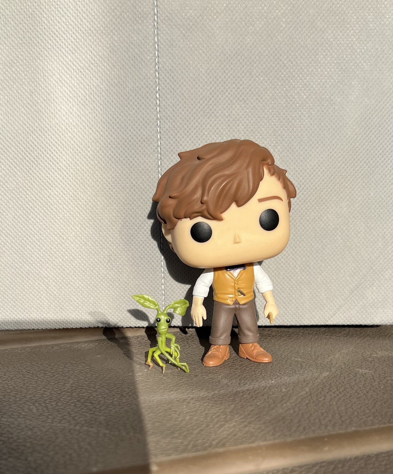 Sale Funko Pop! Vinyl: Fantastic Beasts - Newt Scamander (W/ Pickett) - Loose