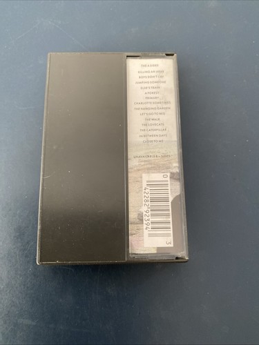 The Cure - Standing On A Beach • The Singles (And Unavailable B-Sides) Cassette - Picture 2 of 3