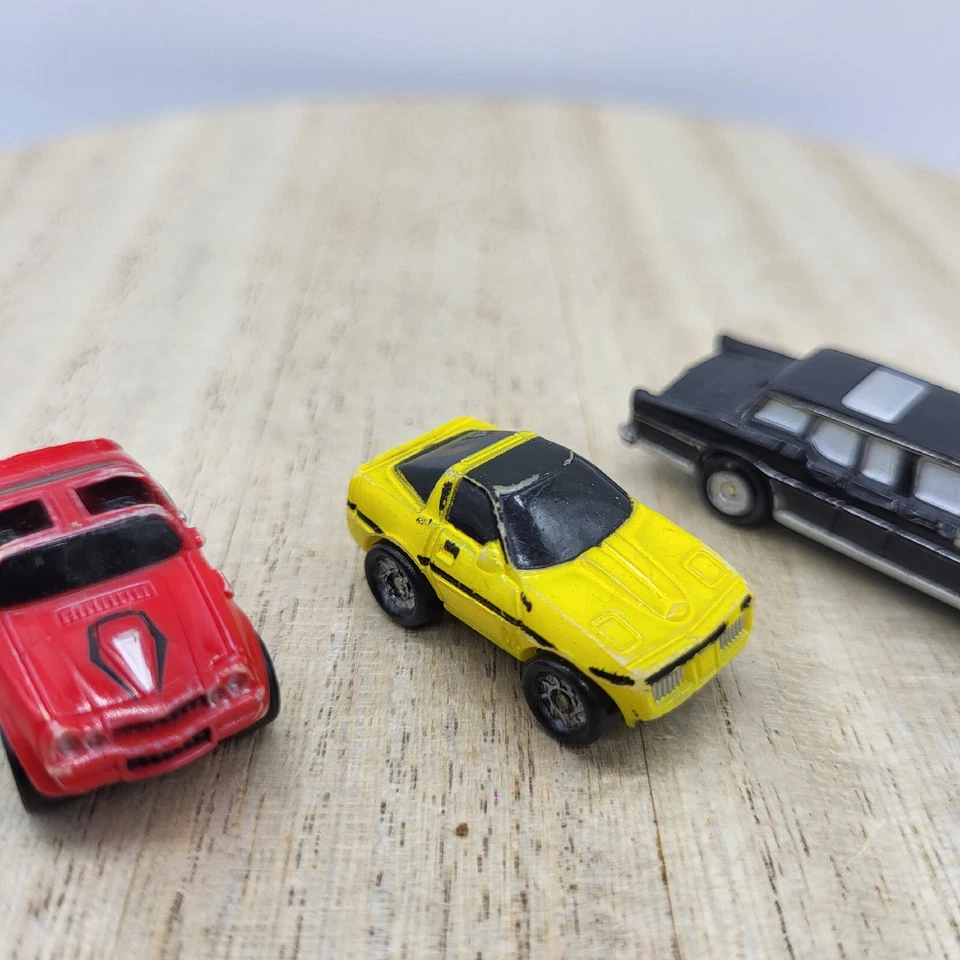 Lote de 3 Micro Máquina De Colección Pontiac Rojo, Corbeta, Limusina 1986 T-Top Galoob Foto 3 de 4