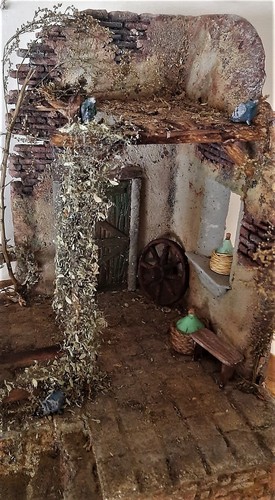 Presepe artigianale con scena di una vecchia cascina diroccata in polistirene - Foto 2 di 10