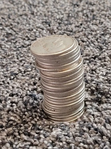 New Listing28x Franklin Half Dollars 90% Silver $14 FV Lot – Full Dates – No Slicks – Nice