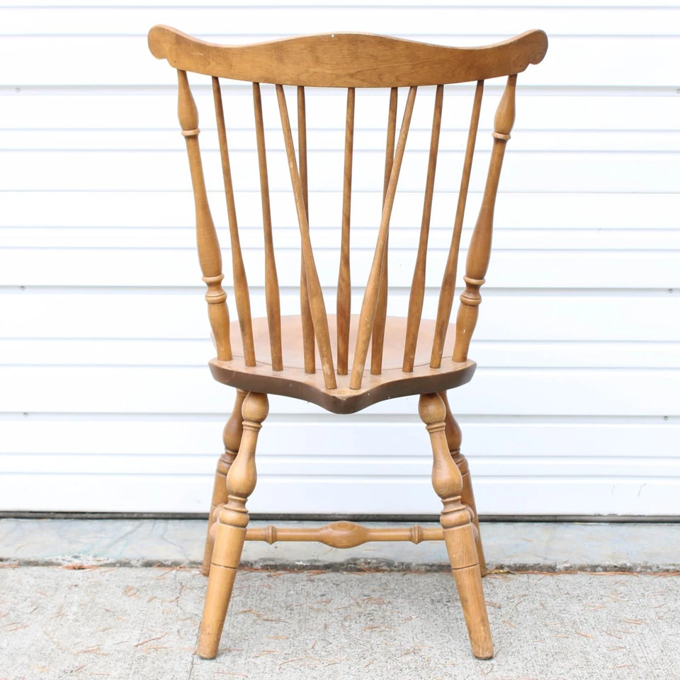 Lote de 2 sillas de comedor Windsor coloniales vintage S Bent & Bros de arce macizo Foto 3 de 4