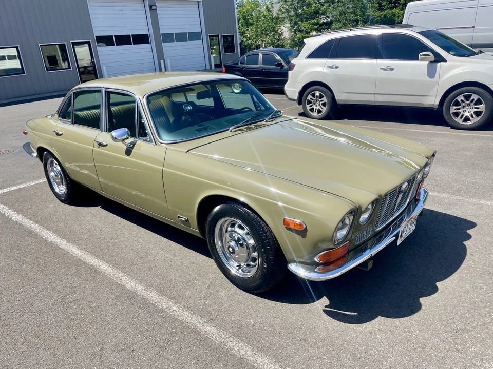 Jaguar XJ6 1973 Foto 2 de 4
