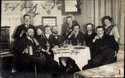 Foto Ak Memmingen in Schwaben, Personen in einem Gasthaus, Fritz... - 10635666