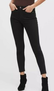 black frayed hem jeans
