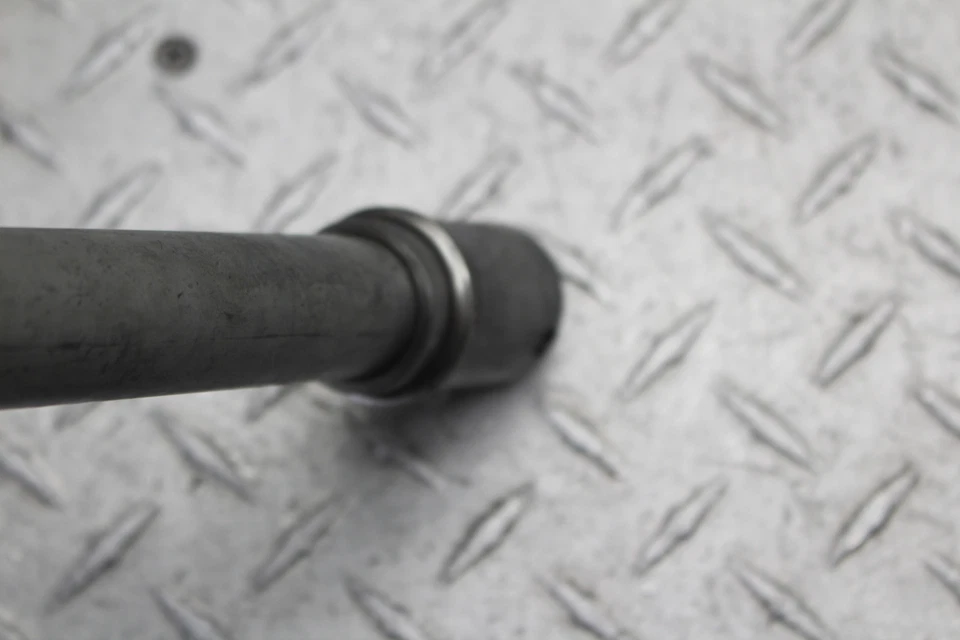 PARAFUSO PIVÔ EIXO ARO RODA DIANTEIRA HONDA CBR1000RR 2009 - Imagem 4 de 4