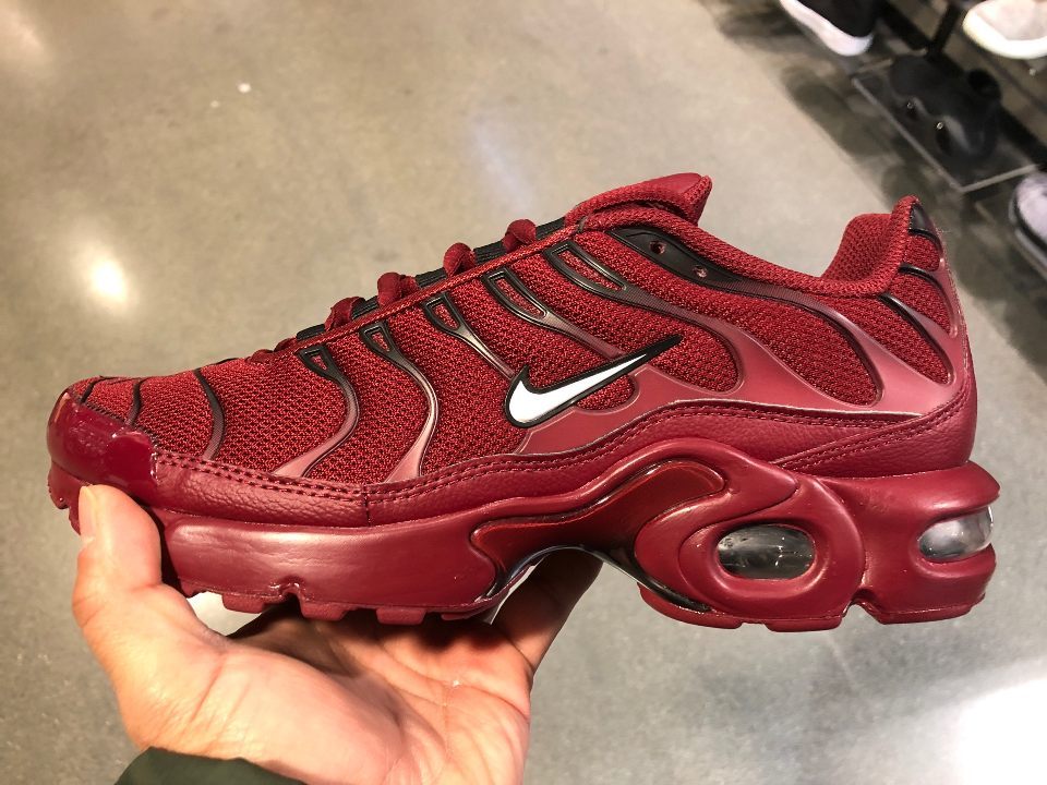 air max plus tn burgundy