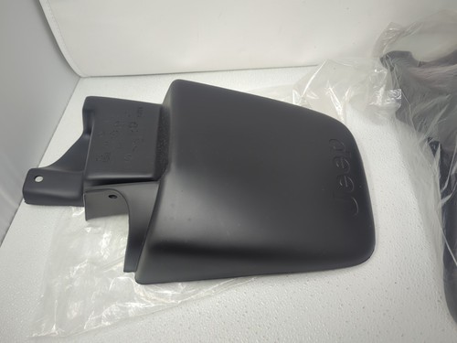 97-06 JEEP TJ WRANGLER FRONT & REAR SPLASH GUARD MUD FLAP OEM 82202307 & 06 SET - Picture 7 of 8