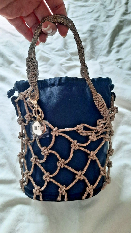 Brand new Judith Leiber Sparkle Net Pouch (purse) Gold and Black 18cm H x 16cm W - Image 4 of 4