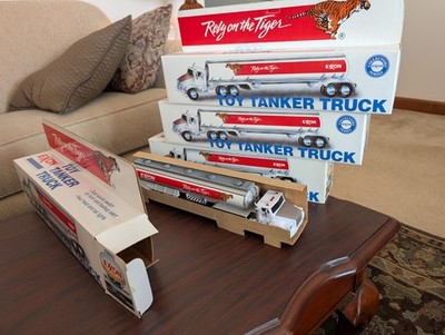 Lot of 4 - Exxon Toy Tanker Truck 1992 Dual Sound Switch Real Head & Tail Lights
